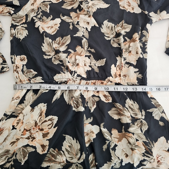 Lulus Navy Floral Long Sleeve Wrap Romper Size Small Holiday Outfit Date Nite - Picture 12 of 16